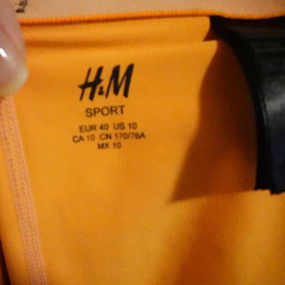 H&M Sport Running Short in Size US 10 - Picture 2 of 4